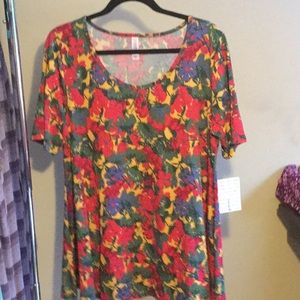 Large LuLaRoe perfect T